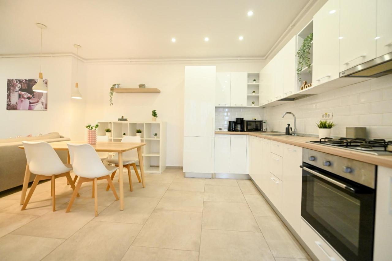 Splendid 2Br Apartment With Breathtaking Views Of Casa Poporului Букурещ Екстериор снимка