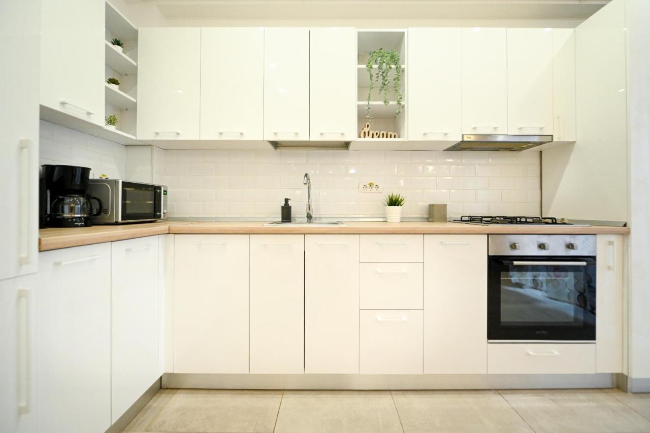 Splendid 2Br Apartment With Breathtaking Views Of Casa Poporului Букурещ Екстериор снимка